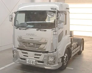ISUZU TRUCK 2017 white