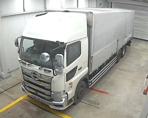 HINO TRUCK 2018 white