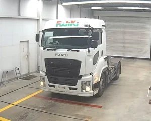 ISUZU TRUCK 2018 white