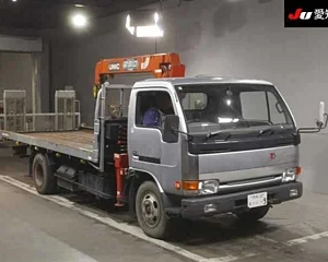 NISSAN TRUCK 1992 silver