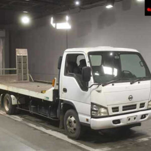 NISSAN TRUCK 2005 white