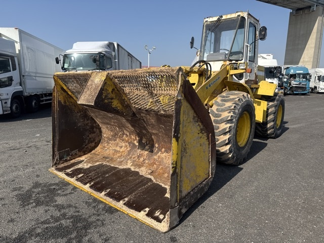 1 Kawasaki 60ZA heavy duty loader